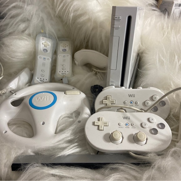 Nintendo Wii Console Compatible White RVL-001 W Extra Accessories - Picture 8 of 15